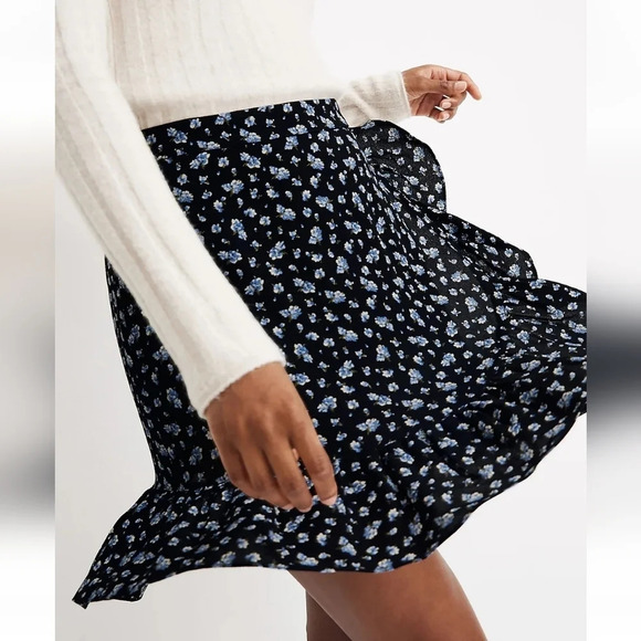 Madewell Ruffle Wrap Mini Skirt in Baby's Breath Blue Micro Floral 4 - Picture 8 of 16